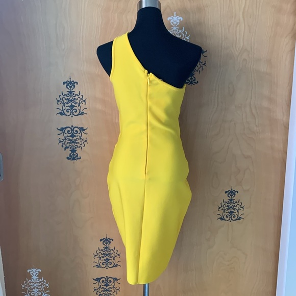 NEW - GORGEOUS Sexy Cut-Out Dress in Bright Yellow - Picture 6 of 14